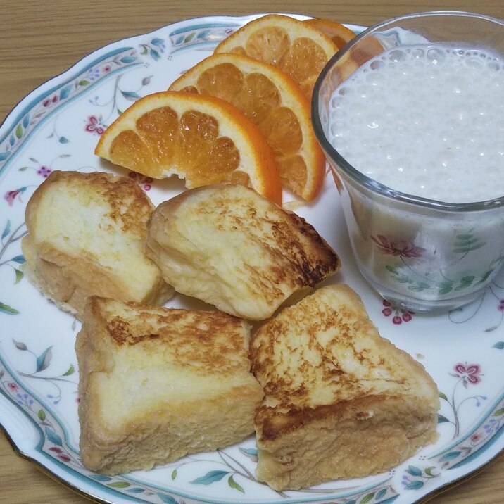豆乳フレンチトーストとバナナスムージーの朝食☆